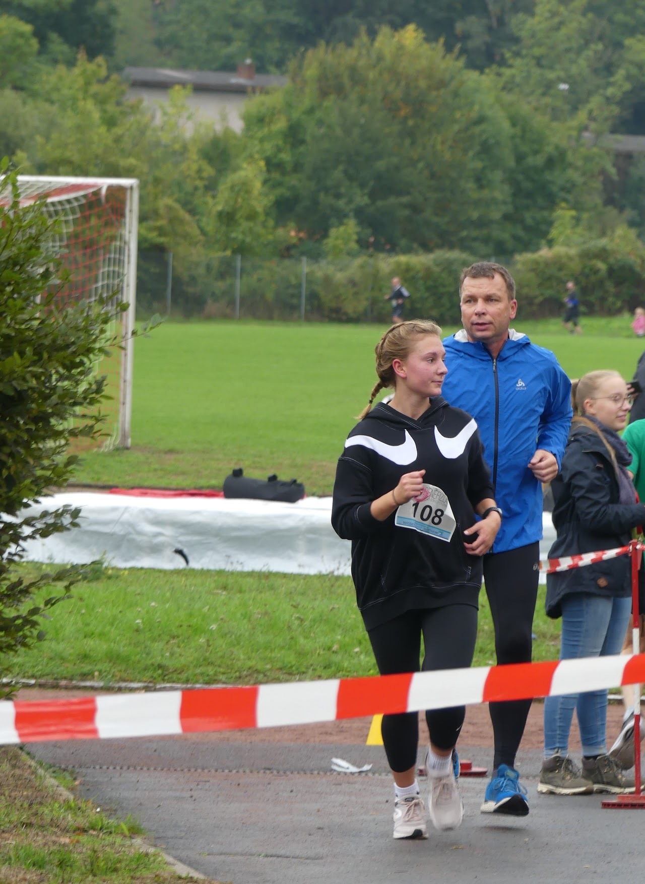 Bild vom 13. Benefizlauf im Jahr 2022. Dies ist das 614. Bild.